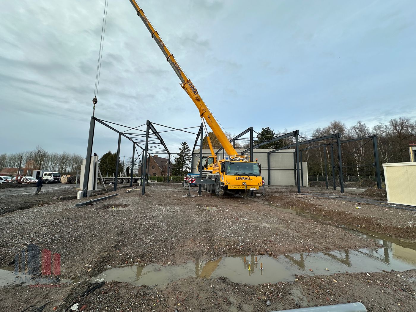 Nieuwbouw KMO-unit van 249 m² te koop – Strategisch gelegen nabij E17 in Anzegem - photo 1