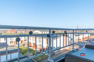 <p><span>DEURNE | KNAP INSTAPKLAAR APPARTEMENT MET TWEE SLAAPKAMERS EN TERRAS | GELEGEN OP DE DERDE VERDIEPING VAN KLEIN VERZORGD GEBOUW | EPC 210 | </span></p><p><span>Indeling als volgt: inkomhal - woonkamer - gesloten, geïnstalleerde keuken - twee ruime slaapkamers - terras - badkamer met douche, lavabomeubel, toilet en aansluiting wasmachine | </span></p><p><span>Troeven :</span></p><p><span>*zeer gunstig gelegen in een rustige woonwijk, vlakbij het Boeckenbergpark, openbaar vervoer, winkels en scholen.</span></p><p><span>*zeer lage maandelijkse kosten (155 euro voor verwarming, water, blokpolis, onderhoud gebouw, ...).</span></p><p><span>*nieuwe ramen, nieuwe keuken, nieuwe badkamer.</span></p><p><span>*elektrische installatie conform het AREI.</span></p><p><span>*dak vernieuwd in 2016</span></p><p><span>*goede praktisch kelderberging</span></p><p><span>| Optioneel: autostaanplaats te huur over te nemen (prijs momenteel 75 euro)</span></p><p><span>| Mis deze kans niet !</span></p>