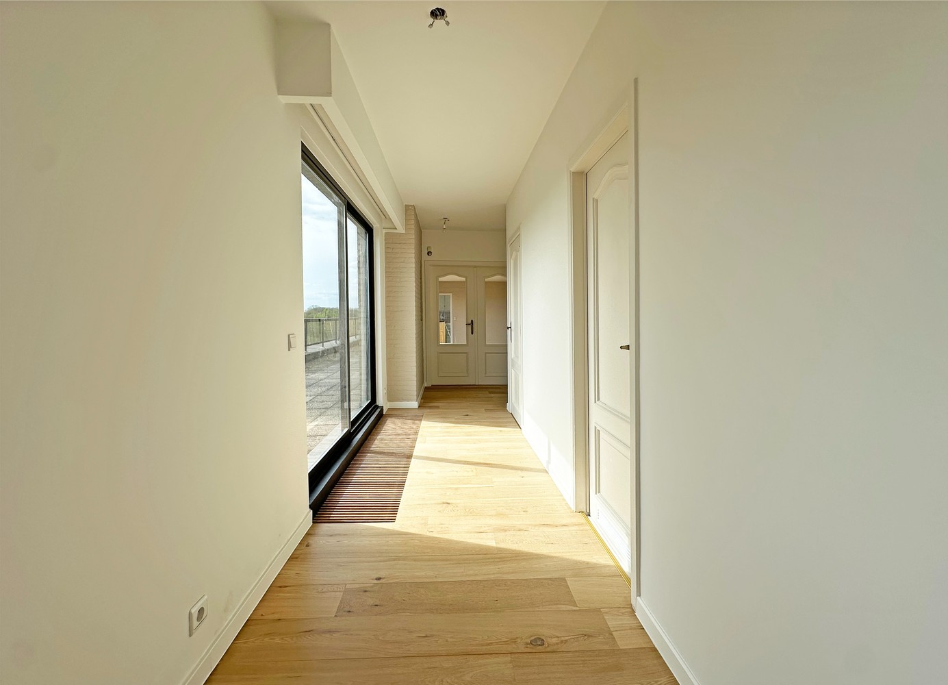 Mooi verzorgd appartement met zeer groot terras - foto 4