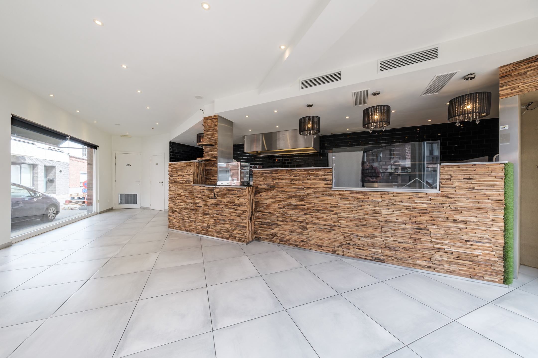 Commerciële ruimte nabij het centrum van Bornem - foto 3