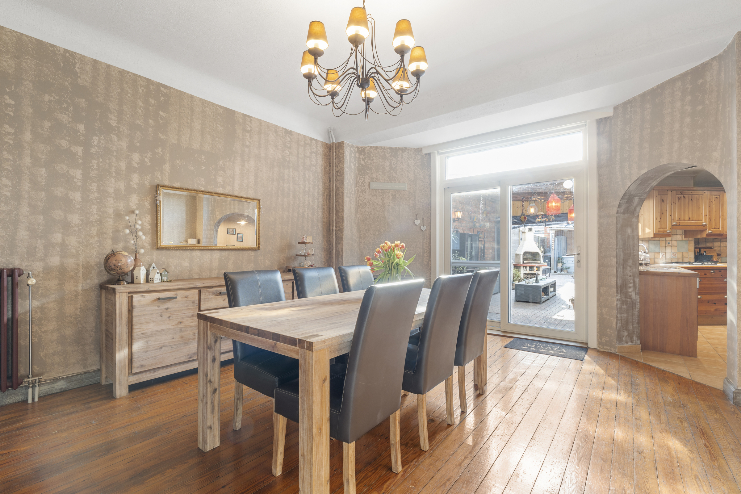 KARAKTERVOLLE HERENWONING MET 4 SLAAPKAMERS EN GARAGE - foto 4