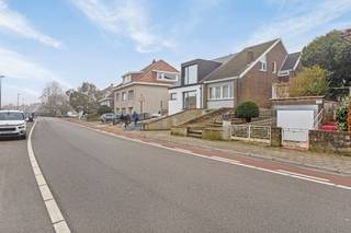 Immo Pické biedt U deze uiterst goed gelegen driegevelwoning aan gelegen in de nabijheid van openbaar vervoer, scholen, winkels en de Brusselse...