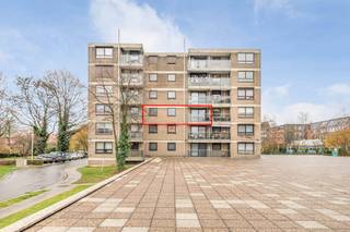 Cet appartement à rafraîchir est situé au Kempenhof 12, bus 17 à Hasselt, juste à l'extérieur du périphérique principal et à quelques minutes à...