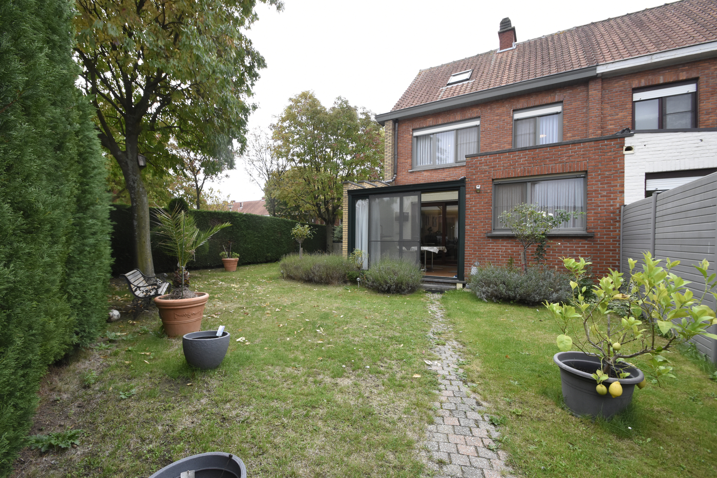Gezinswoning met tuin, garage en uitbreidingsmogelijkheden in rustige buurt - foto 4