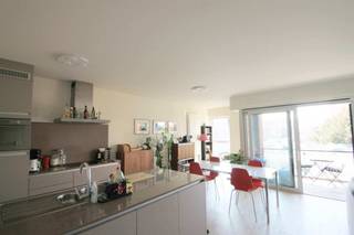 Luxueus afgewerkt appartement met 2 slaapkamers en terras aan het station.Dit luxueus afgewerkt appartement met 2 slaapkamers bevindt zich op de 2e...