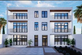 <h1>🏢 TE KOOP – Gebouw met vergunning voor appartementen | Clemenceaulaan, Anderlecht</h1>
<p>Bent u <strong>investeerder, projectontwikkelaar of promotor</strong> op zoek naar een <strong>rendabel vastgoedproject in Brussel</strong>?<br />👉 Ontdek dit <strong>magazijn van ±1.000 m²</strong> in Anderlecht met een <strong>reeds goedgekeurde stedenbouwkundige vergunning</strong> voor de creatie van <strong>6 moderne appartementen met terrassen</strong>.</p>
<h3>📍 Strategische ligging</h3>
<p>Gelegen in een <strong>rustige binnenblok</strong>, vlakbij de <strong>Clemenceaulaan</strong>, het <strong>centrum van Brussel</strong>, <strong>metro en openbaar vervoer</strong>, winkels en scholen. Een ideale locatie voor een aantrekkelijk woonproject.</p>
<h3>✨ Belangrijkste kenmerken</h3>
<p>✔️ Bestaand magazijn van ±1.000 m² (3 verdiepingen van ±330 m²)<br />✔️ Vergunning verleend voor transformatie naar woonfunctie<br />✔️ Ontwikkelingspotentieel: <strong>±600 m² bewoonbare oppervlakte</strong><br />✔️ 6 appartementen met 2 slaapkamers en terrassen<br />✔️ Toegang via zijpassage – rustige en gegeerde omgeving</p>
<h3>📈 Troeven voor investeerders / ontwikkelaars</h3>
<ul>
<li>
<p><strong>Turnkey-project</strong> met reeds verkregen vergunning</p>
</li>
<li>
<p>Woonwijk met hoge huur- en koopvraag</p>
</li>
<li>
<p><strong>Sterk waardeverhogend potentieel</strong> na transformatie</p>
</li>
<li>
<p>Zeldzame kans in Anderlecht, een wijk in volle ontwikkeling</p>
</li>
</ul>
<h3>📞 Interesse?</h3>
<p>Contacteer ons voor de <strong>plannen, vergunningdetails en een bezoek</strong> :</p>
<p>👉 <strong>We Invest Brussel-Europa</strong><br />Arthur Reynier – 0479 94 92 71<br />📧 arthur.r@weinvest.be</p>
<p>🔎 Ontdek ook onze <strong>andere vastgoedprojecten te koop in Anderlecht en Brussel</strong> op 👉 www.weinvest.be</p>