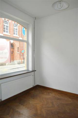 Cette maison mitoyenne de caractère est située dans la D'Hondtstraat, à deux pas de la Grand-Place d'Ypres. Toutes les installations nécessaires...