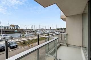 Rés. Mon manège à toi.Dans l’une des plus belles résidences du Rederskaai à Zeebrugge, nous vous proposons ce bel appartement avec une vue sur le...