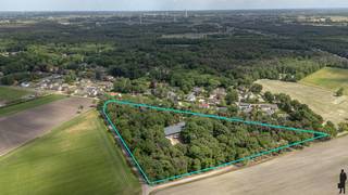 Domein voor dagrecreatie met gebouw van ca 1.356 m² bruikbare vloeroppervlakte gelegen in agrarisch gebied. Ideaal voor jeugdwerking, kinderopvang...