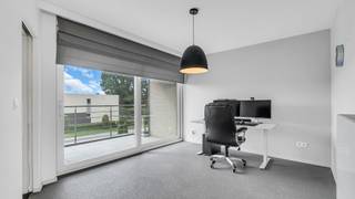 <p>Welkom op de André Dumontlaan 6 Bus 2 in As.<br /><br />Bent u op zoek naar een ruim instapklaar appartement met 2 slaapkamers en 2 terrassen in As?<br />Zoekt u een investeringsappartement dat u meteen wenst te verhuren?<br />Dan is dit appartement precies wat u zoekt!<br /><br />De videoreportage kan u bekijken via volgende link: <br />https://player.vimeo.com/video/1223626319<br /><br />Dit instapklaar appartement is gelegen op het 1ste verdiep.<br />De bewoonbare oppervlakte bedraagt 78 m² en beschikt over twee terrassen.<br />Bij het appartement hoort een private parkeerplaats om de wagen te parkeren.<br /><br />Daarenboven bevindt het appartement zich in de nabijheid van lokale voorzieningen en belangrijke uitvalswegen, waardoor u zowel de rust als de levendigheid van de omgeving kunt ervaren. <br /><br />Troeven:<br />✔ EPC label A (zeer gunstige EPC score)<br />✔ Ondergrondse autostaanplaats<br />✔ Twee terrassen<br />✔ Aangename ligging in As<br />✔ Asbestveilig<br />✔ Conforme stroomkeuring<br />✔ Verwarming op aardgas (radiatoren)<br />✔ Lift aanwezig<br /><br />Samenstelling van het appartement:<br /><br />1ste verdieping:</p>
<ul>
<li>Inkomhal</li>
<li>Toilet</li>
<li>Woonkamer </li>
<li>Keuken</li>
<li>Eetkamer</li>
<li>Berging </li>
<li>Badkamer</li>
<li>2 slaapkamers</li>
<li>Terras (voorzijde) : 7 m²</li>
<li>Terras (achterzijde) : 25,80 m²</li>
</ul>
Kelder
<ul>
<li>Ondergrondse autostaanplaats</li>
</ul>
<p>Documenten:<br />Het EPC-verslag, de elektriciteitskeuring en het grondplan kan u eenvoudig downloaden in bijlage.<br /><br />Interesse in een bezichtiging?<br />Bel ons via 089 391 555 of mail naar info@frerevastgoed.be.<br /><br />*Opmetingen van de binnenmaten zijn indicatief en kunnen licht afwijken.</p>