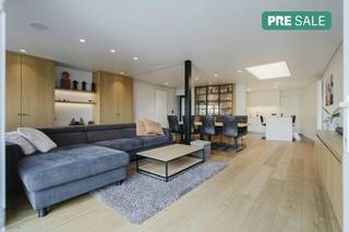 Deze technisch tot in de puntjes verzorgde rijwoning is gelegen op een strategische toplocatie in de Dronckaertstraat te Lauwe. De woning...