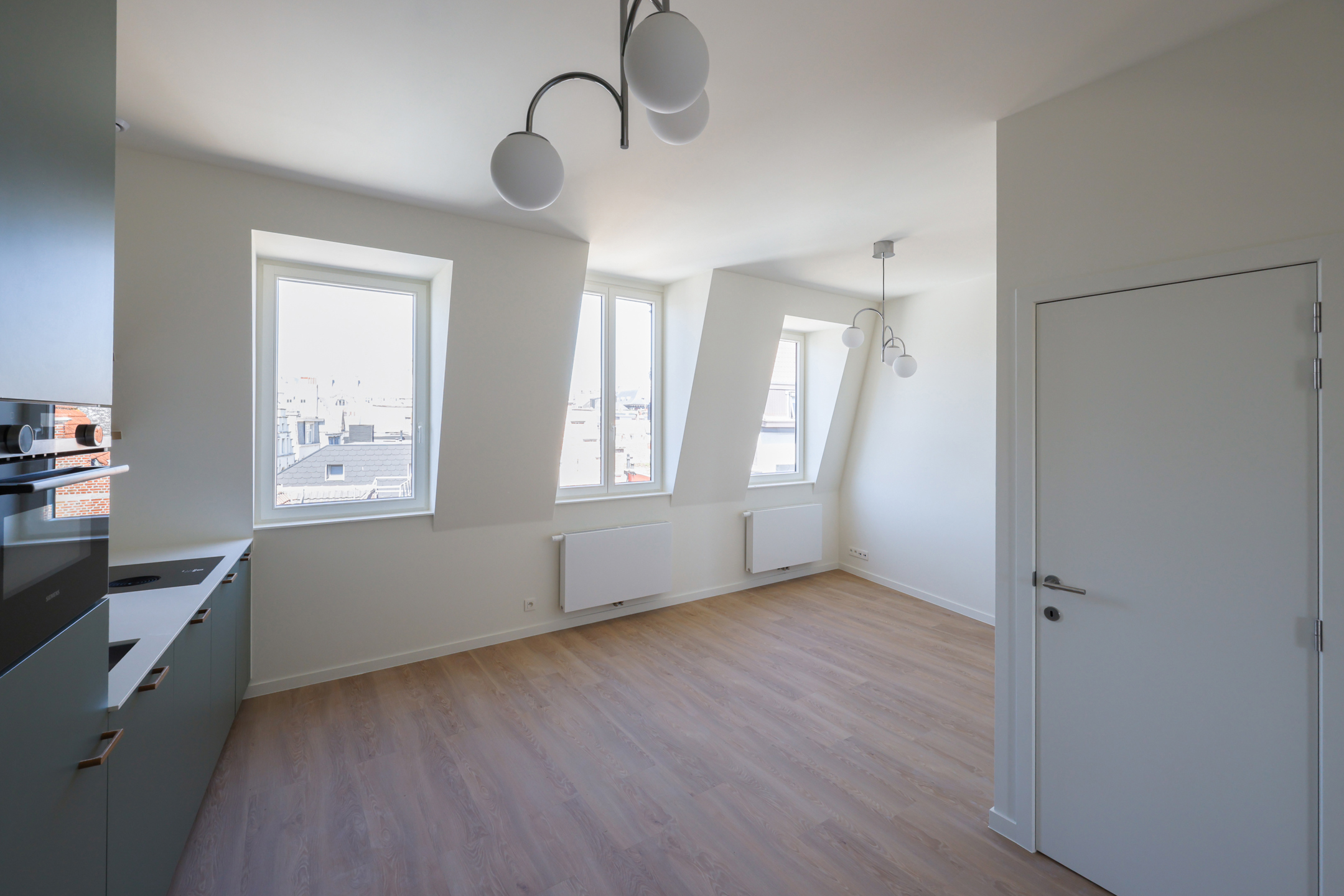 ANTWERPEN-CENTRUM. Recent gerenoveerd 1 slk appartement! - foto 2