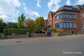 We Invest Ciney Haute-Meuse presenteert u een UITZONDERLIJKE kans in het hart van Ciney! Dit prachtige herenhuis met een woonoppervlakte van meer...