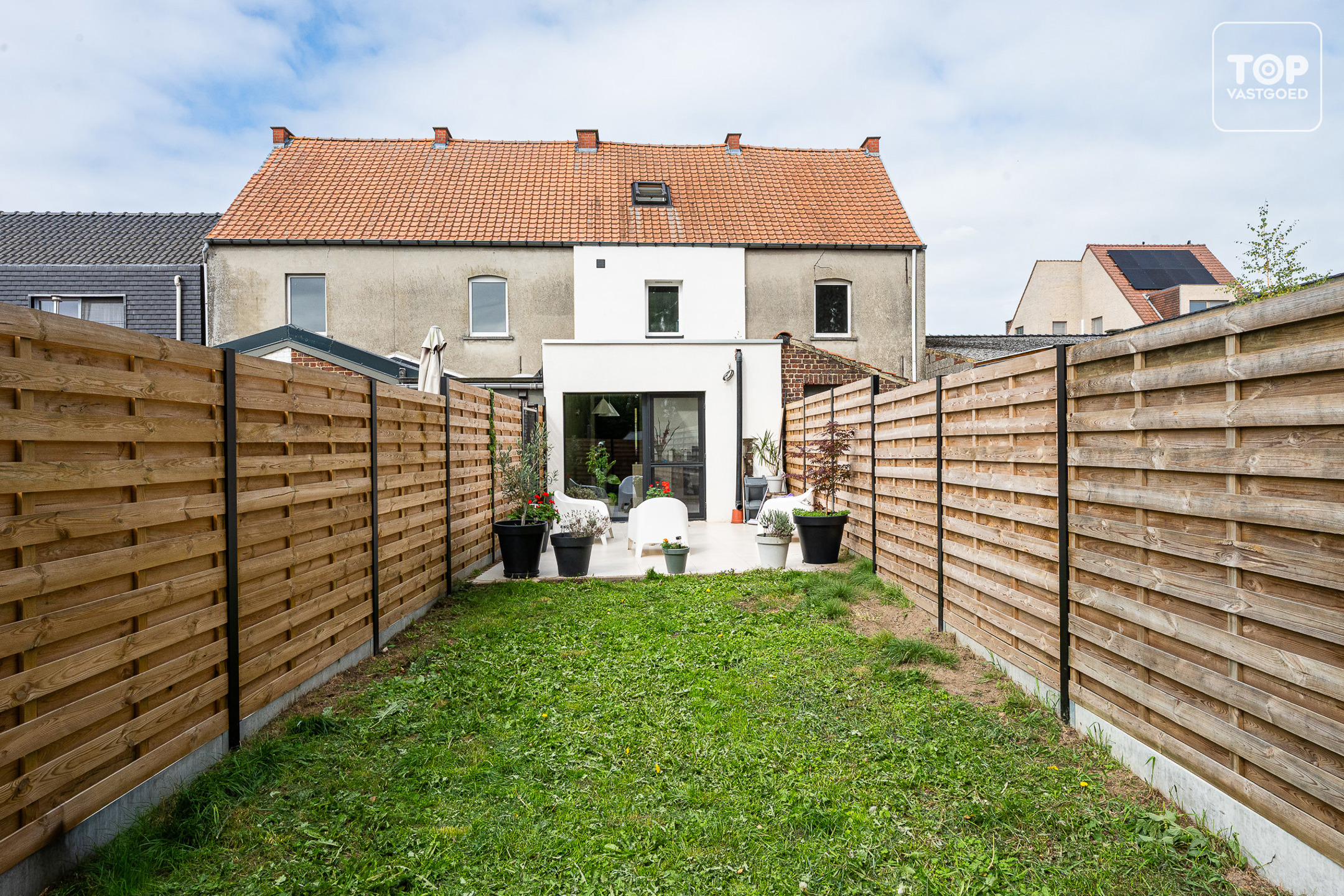 Gezellige gerenoveerde woning met 3slaapkamers en grote tuin - foto 5