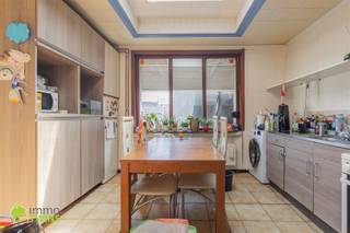 Charmante gezinswoning met tuintje te Oudegem bij Dendermonde Op zoek naar een renovatieproject met karakter en mogelijkheden? Deze woning aan de...