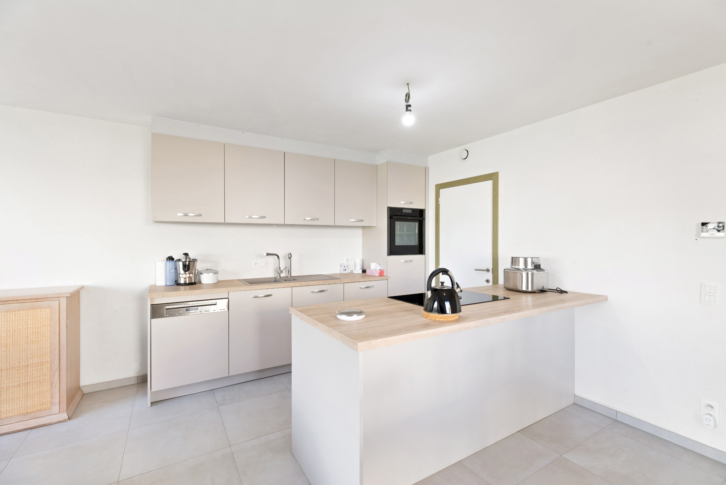 Open woning met 3 slaapkamers en carport te Lombardsijde - foto 5