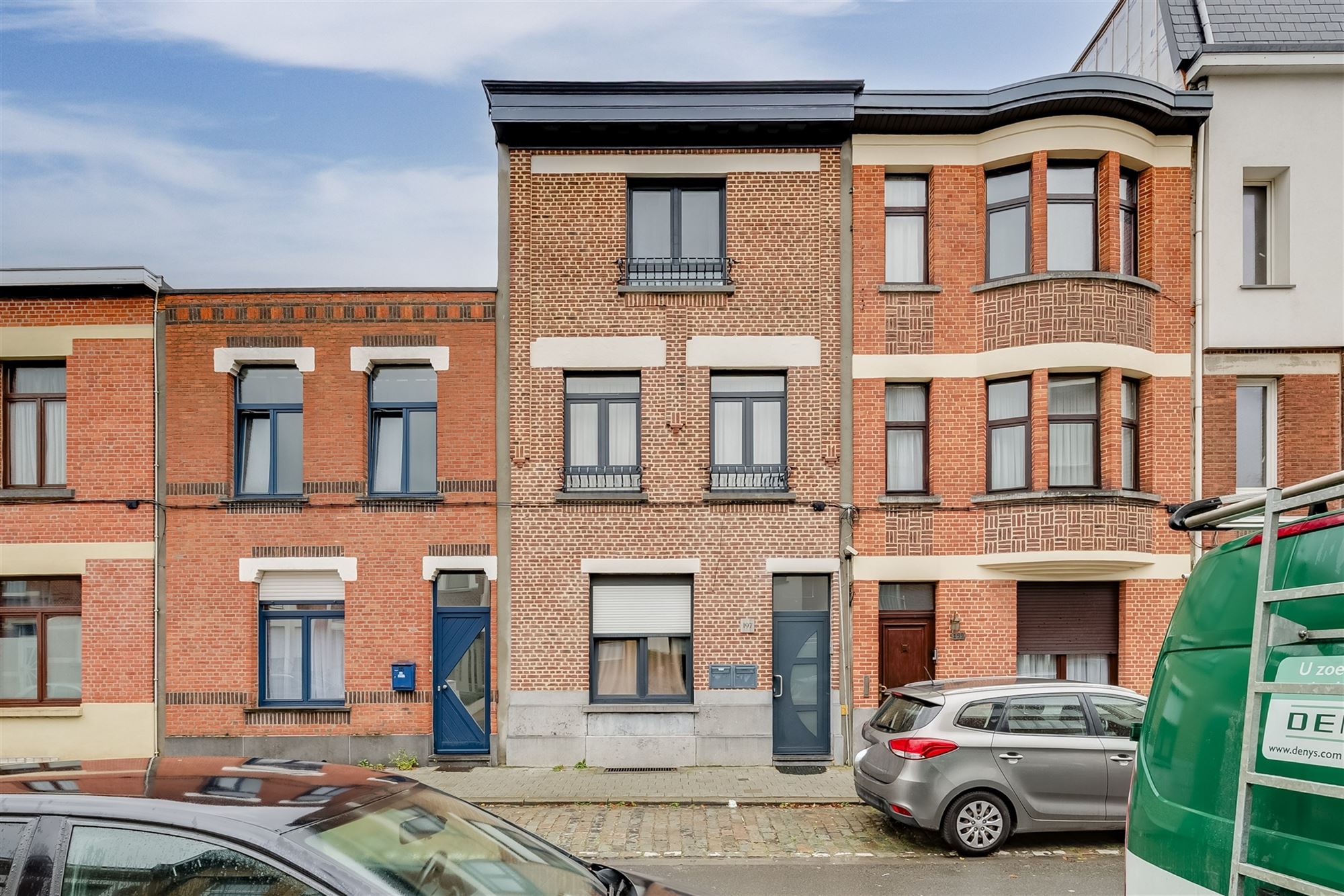 Woning met koer thans ingedeeld in 2 appt - foto 1