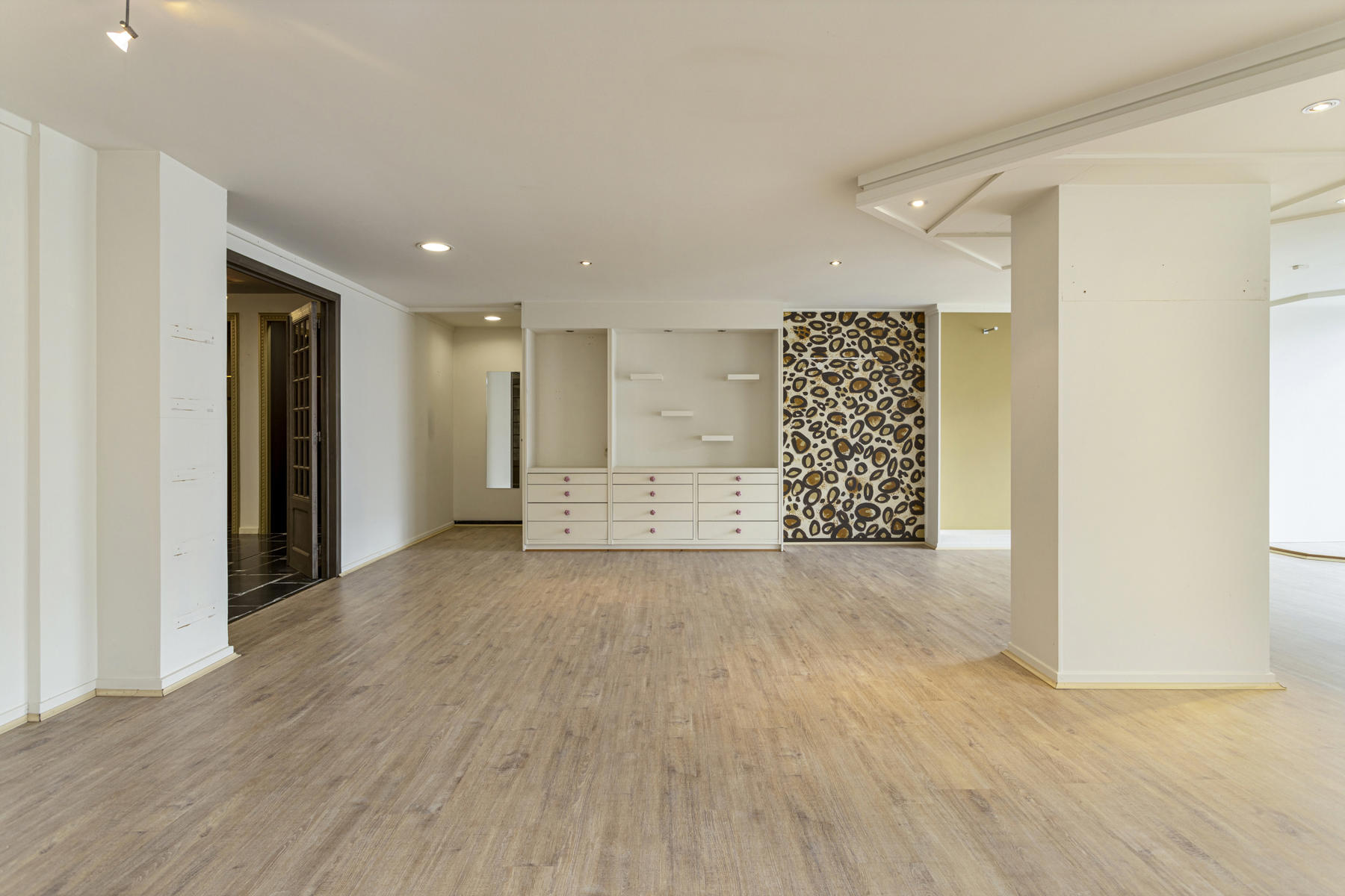 Commercieel gelijkvloers 109m² met bijhorende kelder 31m² - foto 5