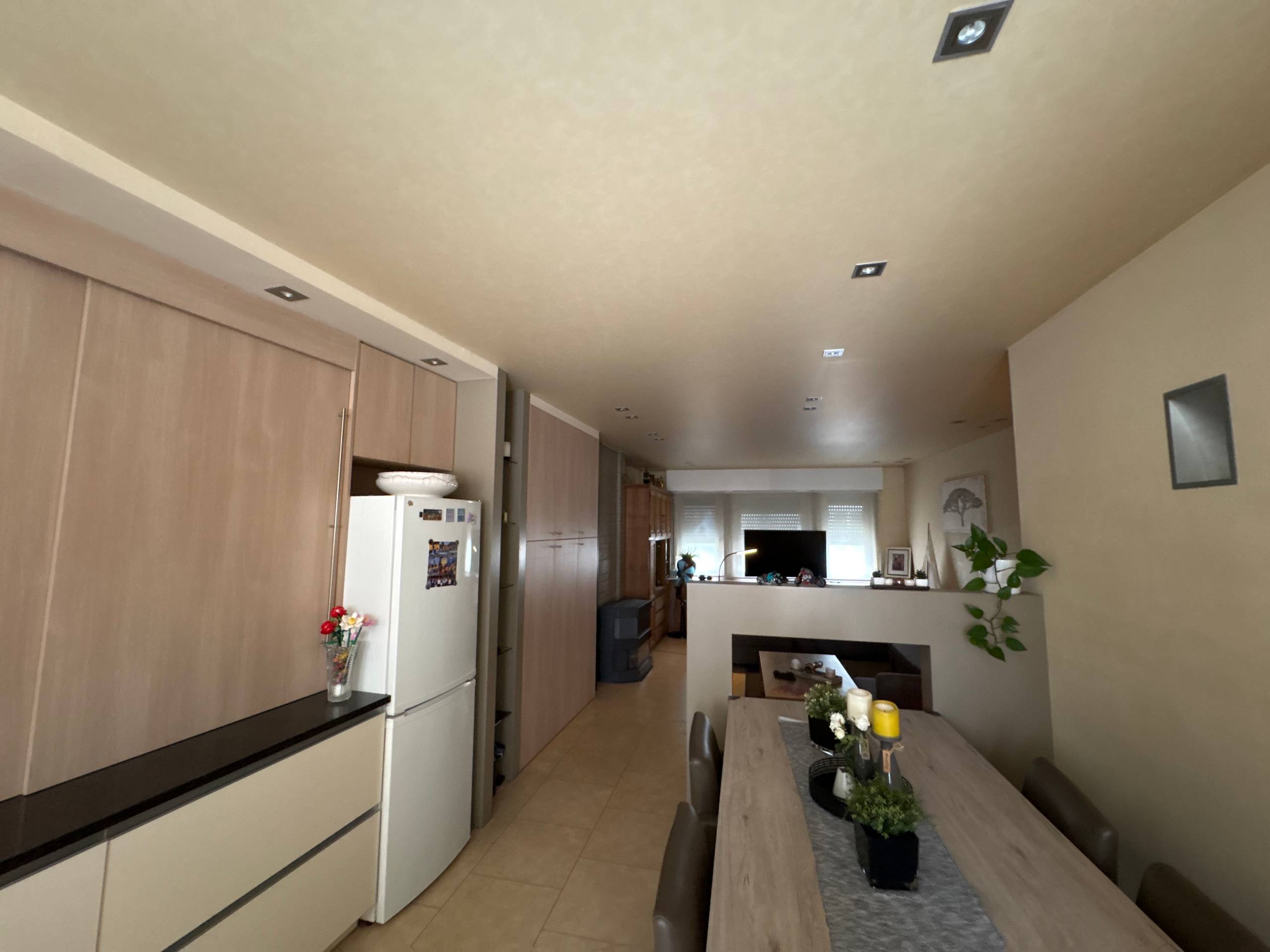 Ruime woning met handelsruimte en zonnige buitenruimtes - foto 4