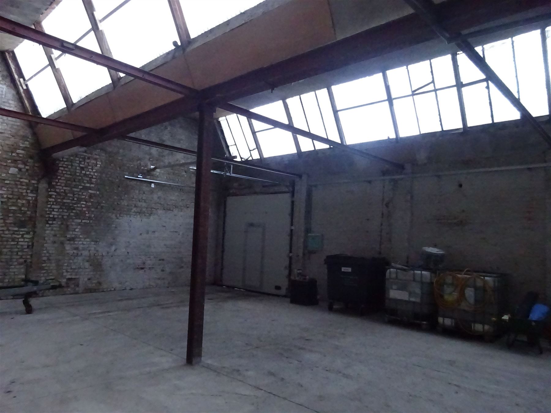 Magazijn van 216 m² - vlotte bereikbaarheid E17 - foto 4