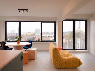 High-end renovatie • Eerste bewoning • Prachtig uitzicht • Nieuwe ramen • Optionele garageDit volledig nieuw gerenoveerde designappartement...