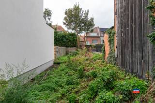 <p><span>HOBOKEN | BOUWGROND VOOR GESLOTEN BEBOUWING OP EEN TOTALE OPPERVLAKTE VAN 193 m² |</span></p><p><span>6 meter breed en 32 meter diep.</span></p><p><span>Gelegen in een rustige gezellige woonwijk, in de nabijheid van winkels, scholen en openbaar vervoer.</span></p>