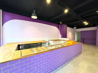 Deze building bevindt zich pal in het centrum op de Markt van Geel met alle faciliteiten (winkels, openbaar vervoer, horeca, scholen...)...