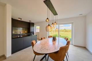 Ruime instapklare gezinswoning met zicht op achterliggend groen.Deze zeer ruime en instapklare BEN nieuwbouwwoning is gelegen te Oudsbergen...