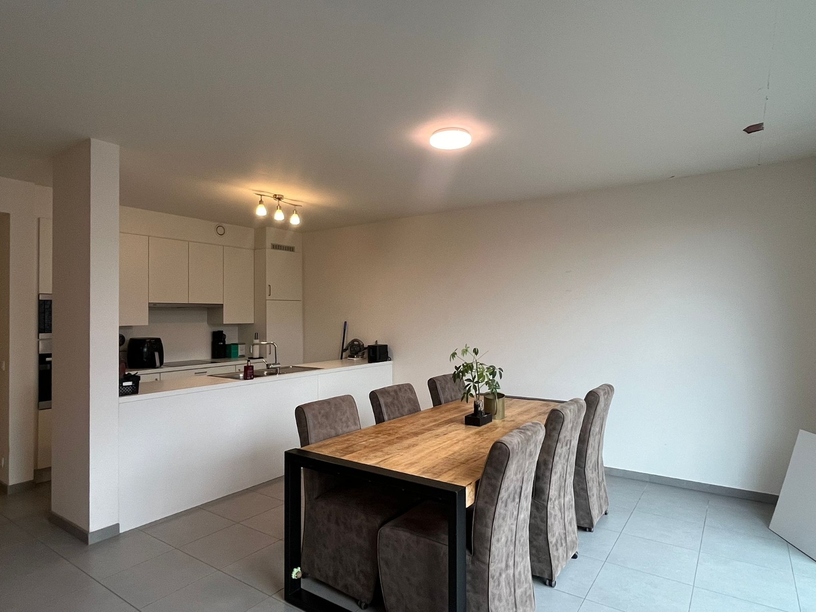 TE HUUR: Energiezuinig gelijkvloers appartement met groot terras in centrum Olsene (EPC A) - foto 3