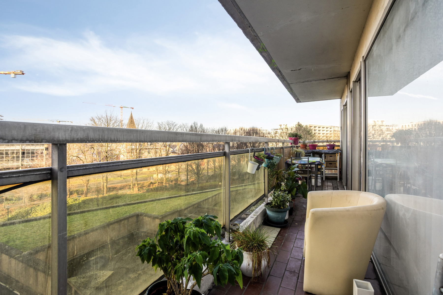 Ruim 3-slaapkamerappartement met terras - foto 4