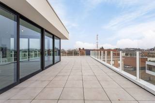 Op een toplocatie in hartje Waregem bevindt zich deze energiezuinige en comfortabele assistentiewoning, gelegen in residentie Pur Sang, waar...