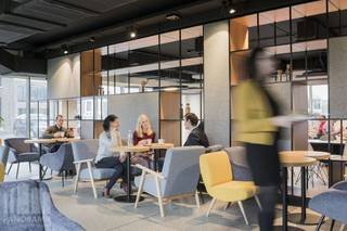 This 300 sq m office space, combined with 200 sq m of warehouse space, enjoys an excellent location near Leuvensesteenweg in Zaventem. Its strategic location places the Steenokkerzeel exit of the E40 motorway just 2 km away, with quick access to the Brussels Ring (R0) only 2.5 km away. The property is also easily accessible by public transport, with Nossegem railway station just 1.5 km away and several bus stops within walking distance.<br /><br />The warehouse features a sectional overhead door and a separate pedestrian entrance, ensuring practical and efficient access.<br />The office space is located in a modern building within Ikaros Business Park and is fully equipped with all modern comforts. The business park also offers a wide range of amenities, including meeting rooms, a restaurant, seminar rooms, a daycare centre, and a fitness centre with showers. Ample parking is available, including EV charging stations.<br /><br />In addition, office spaces ranging from 137 sq m to 5,300 sq m are also available on the same site, making it an ideal location for growing businesses.<br /><br />Contact PANORAMA B2B for more information, floor plans or to arrange a viewing on +32 477 09 00 09.