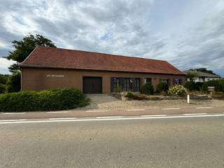 Op Provinciebaan 90 in Herselt vind je deze karaktervolle langgevelhoeve op een royaal perceel van ca. 2.913 m², omgeven door groen en toch met...