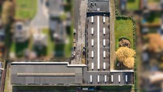 Unieke opportuniteit / bedrijfssite waarvan enkele loodsen verhuurd / andere verhuurklaar LOODSEN +/- 2674m2  + KANTOORRUIMTE +/- 354 m2- Diversiteit...