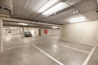 Deze staanplaats is gelegen in de ondergrondse parkeergarage van residentie Vesalius in het stadscentrum van Leuven. Van hieruit bent u in enkele minuten op de ring van Leuven. <br /><br />nr 72 gelegen op -2: beschikbaar vanaf 1 juli 2026 - <br /><br />Interesse? Contacteer ons voor een bezichtiging:<br />info@covas.be // 016 40 60 20 // www.covas.be