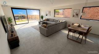 <h3><span>Instapklare nieuwbouwwoning met 4 slaapkamers, 2 badkamers en zonnige tuin</span></h3><p><span>Ontdek deze ruime en energiezuinige nieuwbouwwoning met een bewoonbare oppervlakte van maar liefst 190 m², rustig en landelijk gelegen in het charmante Lierde, op korte afstand van het station en diverse voorzieningen.</span></p><p><span>Via de private inkom betreedt u de woning, waar een praktische inkom- en traphal met gastentoilet u verwelkomt. De lichtrijke leefruimte vormt het hart van de woning en biedt dankzij de grote raampartijen een prachtig zicht op het terras en de tuin. De open indeling creëert een aangename woonbeleving met veel ruimte voor het hele gezin.</span></p><p><span>Op de eerste verdieping bevinden zich twee volwaardige slaapkamers, een ruime nachthal, een afzonderlijk toilet en een stijlvolle badkamer uitgerust met een lavabomeubel en een comfortabele inloopdouche.</span></p><p><span>De tweede verdieping beschikt eveneens over twee ruime slaapkamers, een praktische berging en een tweede badkamer voorzien van een lavabomeubel en ligbad, ideaal voor grotere gezinnen of wie extra comfort wenst.</span></p><p><span>Deze woning voldoet aan de hedendaagse energienormen en is uitgerust met vloerverwarming aangestuurd door een energiezuinige lucht-waterwarmtepomp. Daarnaast is er een gemeenschappelijke regenwaterput voorzien.</span></p><p><span>Extra troeven:</span></p><ul><li><span>190 m² bewoonbare oppervlakte </span></li><li><span>4 ruime slaapkamers </span></li><li><span>2 volwaardige badkamers </span></li><li><span>Zonnige tuin en terras </span></li><li><span>Energiezuinige verwarming via lucht-waterwarmtepomp </span></li><li><span>Vloerverwarming </span></li><li><span>Rustige, landelijke ligging </span></li><li><span>Nabij station van Lierde </span></li><li><span>Kleinschalig nieuwbouwproject met slechts 3 entiteiten </span></li><li><span>Mogelijkheid tot aankoop van extra achterliggende tuingrond </span></li><li><span>Zonnepanelen aanwezig </span></li><li><span>Ventilatiesysteem type C+</span></li></ul><p><span>Verplicht aan te kopen:</span><span> dubbele carport.</span></p><p><span>Grondaandeel: 120 000 euro + registratierechten</span></p><p><span>Constructieaandeel gebouw + carport: 264 000 euro + 21% btw </span></p><p><span>Kosten nutsvoorzieningen 4466,34 € + btw</span></p><p><span>Prijzen zijn exclusief nutsvoorzieningen, btw, verkooprechten en notariskosten.</span></p><p><span>Interesse in deze ruime gezinswoning? Reageer op de advertentie en wij nemen contact met u op voor het inplannen van een bezoek. Een unieke kans voor wie op zoek is naar ruimte, comfort en energiezuinig wonen in een groene omgeving.</span></p>