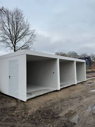 Op zoek naar een garagebox of meerdere garageboxen vlak bij het centrum van Kapellen? Wel, dan heeft U deze gevonden. Nieuwe prefab garagebox(en),...