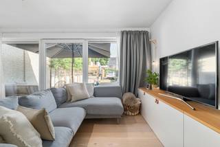 [[ DIT PAND NEEMT DEEL AAN DE ERA OPEN HUIZEN DAG OP 13/6 VAN 11:00 TOT 12:00 ]]
<p>Deze goed onderhouden woning biedt een kwalitatieve afwerking en combineert een centrale ligging met een aangename woonomgeving. Op wandelafstand vind je winkels, scholen en openbaar vervoer, terwijl je toch geniet van de rust van een verkeersluwe straat. Dankzij het EPC-label A is de woning energiezuinig en klaar voor de toekomst.</p>

<p>Belangrijkste ruimtes:<br />• Living met ingemaakte kasten en veel lichtinval<br />• Moderne keuken met inductiekookplaat, combi-oven, vaatwasser en diepvries<br />• 4 slaapkamers, deels met dressing en ingemaakte kasten<br />• Badkamer met inloopdouche, ligbad en dubbele wastafel<br />• Bureel met ingemaakte kasten<br />• Berging met aansluitingen voor wasmachine en droogkast<br />• Tuin van 30 m² met terras</p>

<p>Troeven:<br />• Centrale ligging tussen Antwerpen en Brussel<br />• Rustige woonstraat dichtbij alle voorzieningen<br />• Steeds goed onderhouden en kwalitatief afgewerkt</p>

<p>Neem vandaag nog contact op met je ERA-makelaar voor een bezoek. JOUW DROOMHUIS. ZO GEVONDEN!</p>
