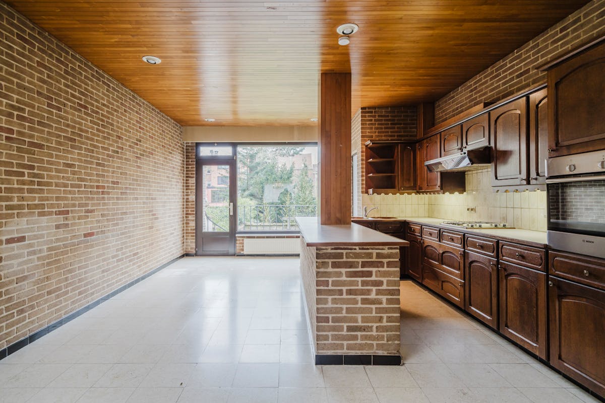 Bel-etage met inpandige garage op toplocatie in Kortrijk - foto 4