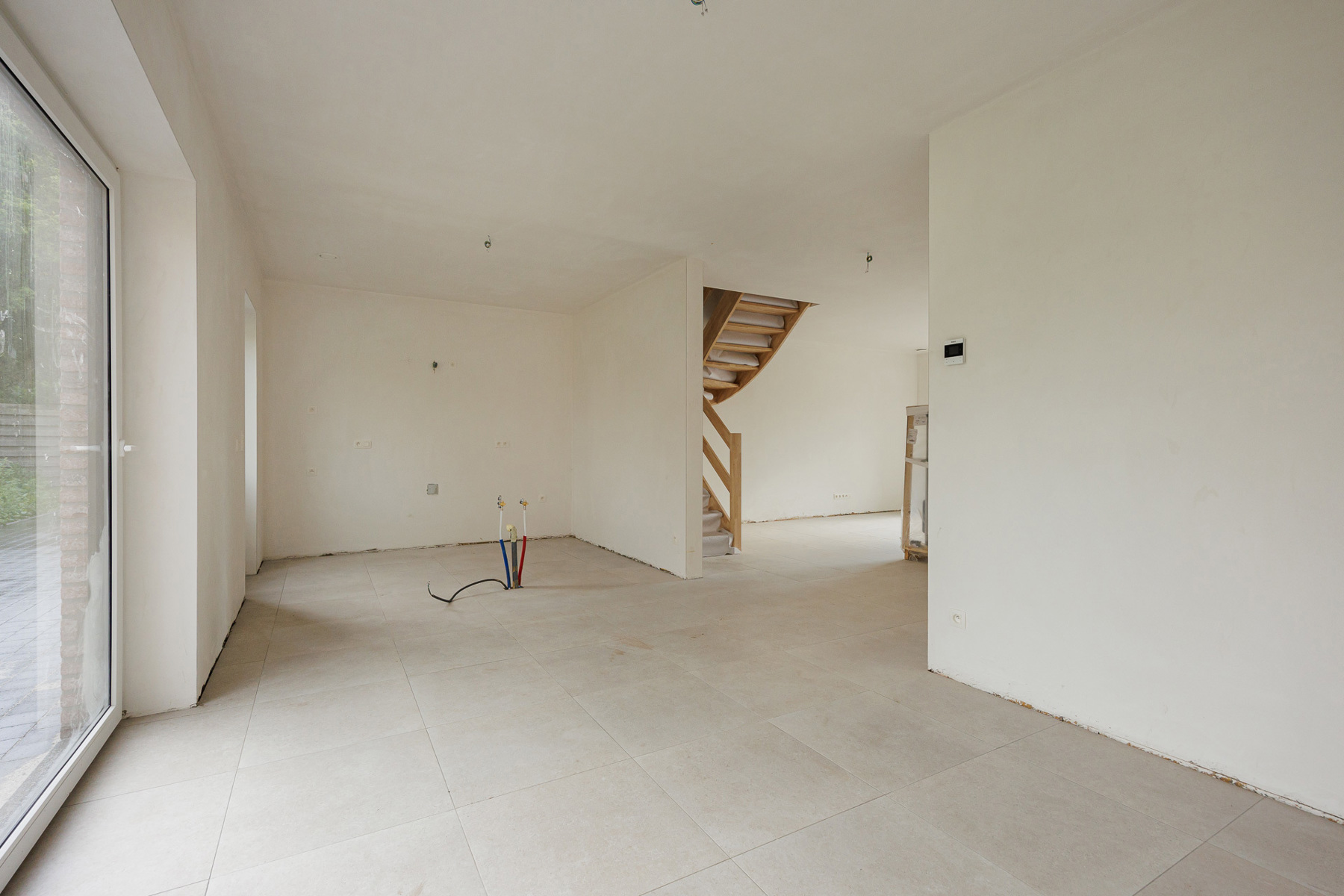 Volledig afgewerkte nieuwbouwwoning met 3 slaapkamers - foto 5