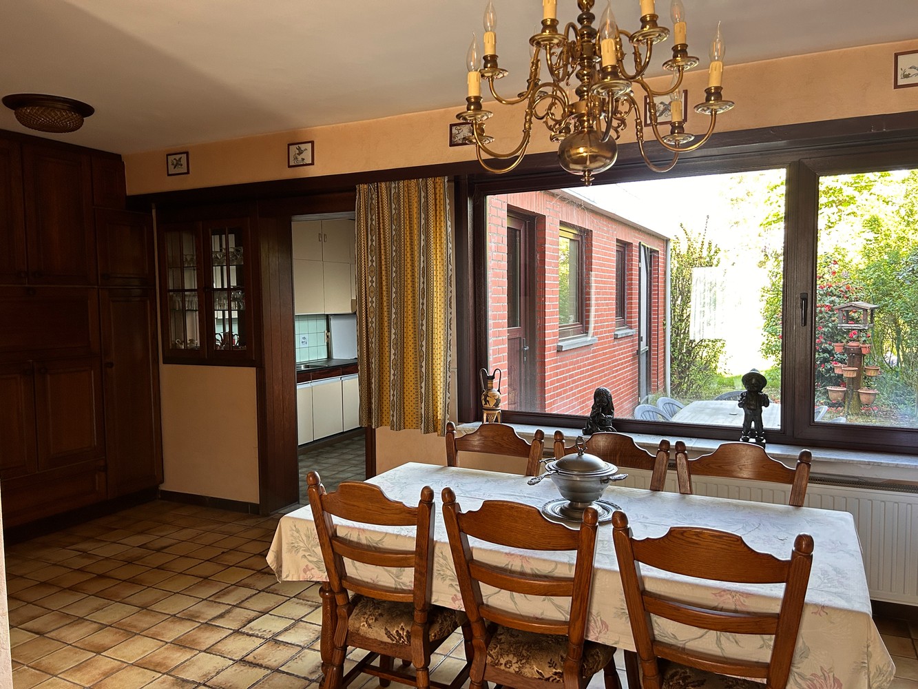 Te renoveren solide woning met veel potentieel op centrale ligging in Brasschaat - foto 4