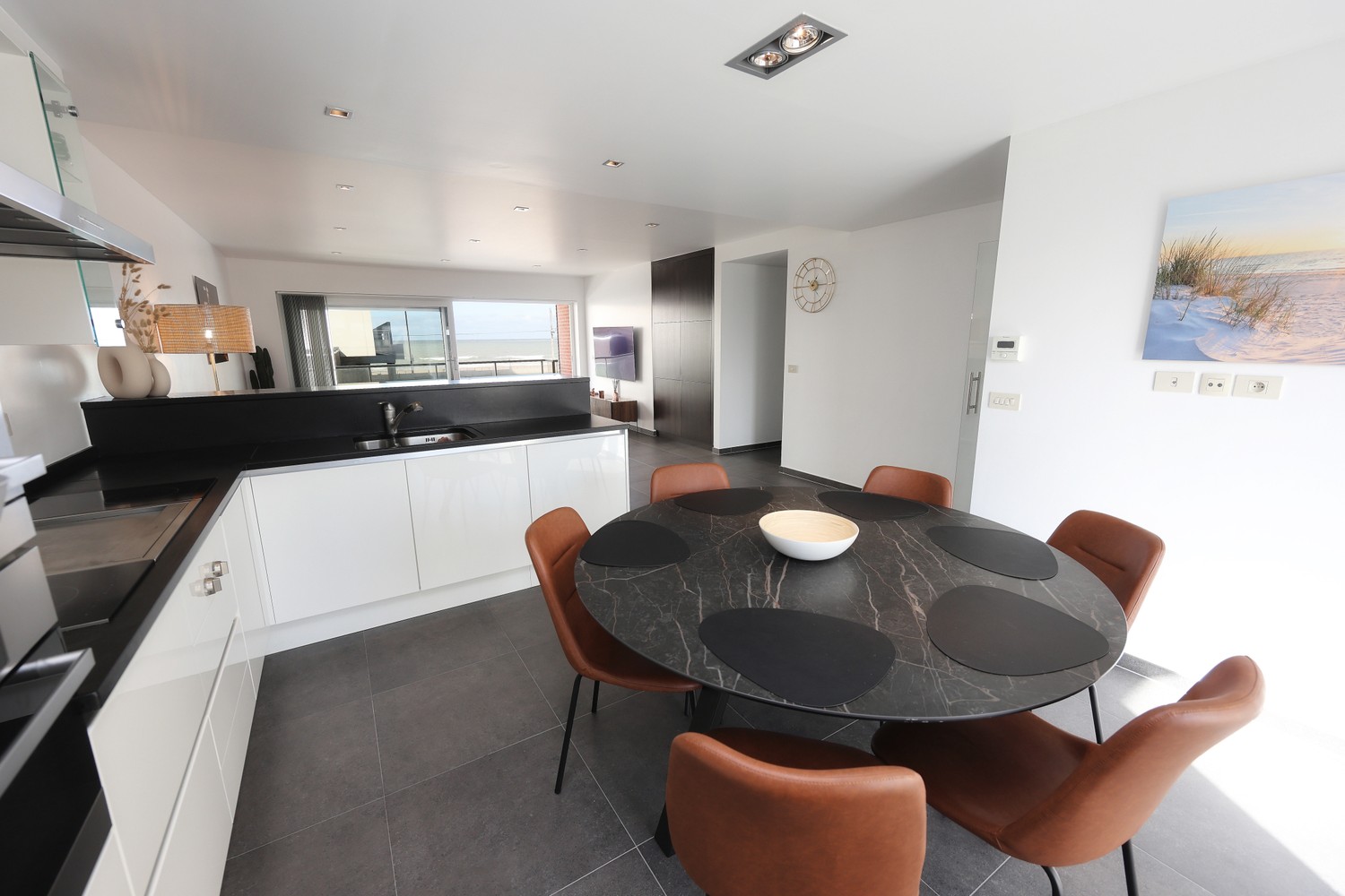 Appartement unique avec vue frontale sur la mer et 4 chambres ! - photo 5
