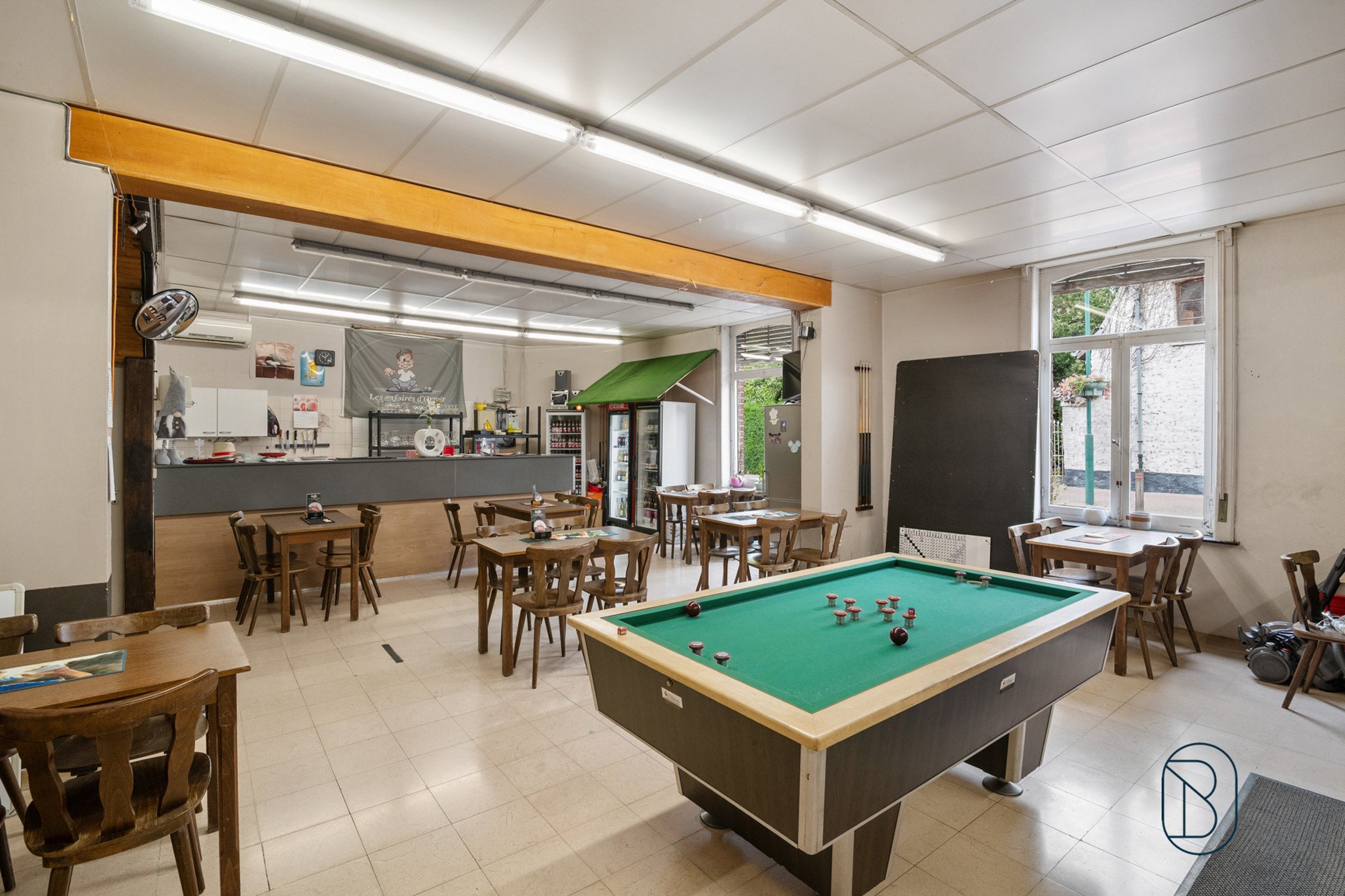 Goedgelegen opbrengsteigendom: handige handelsruimte & 2 app - foto 5