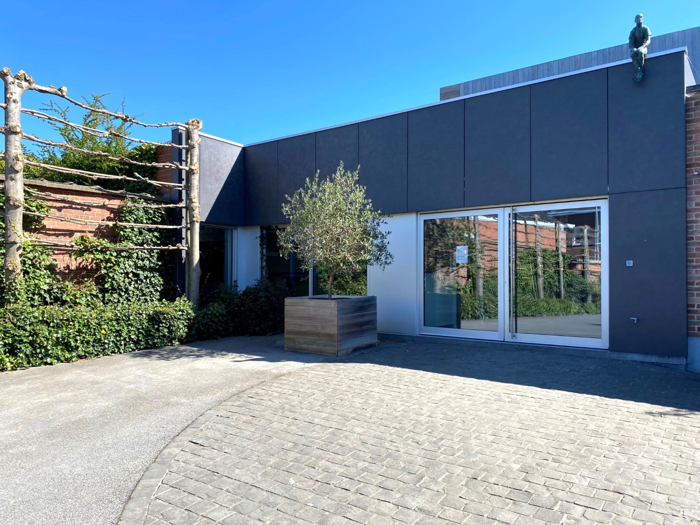 ATELIER MET BUREEL IN HARTJE PITTEM - IDEAAL VOOR DETAILHANDEL! - foto 1