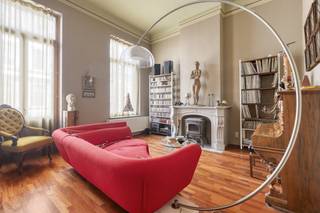 Beautiful Neoclassical Mansion with City Garden for Sale in Schaerbeek!With a generous usable area of 291 m² and a sunny garden of 250 m²,...