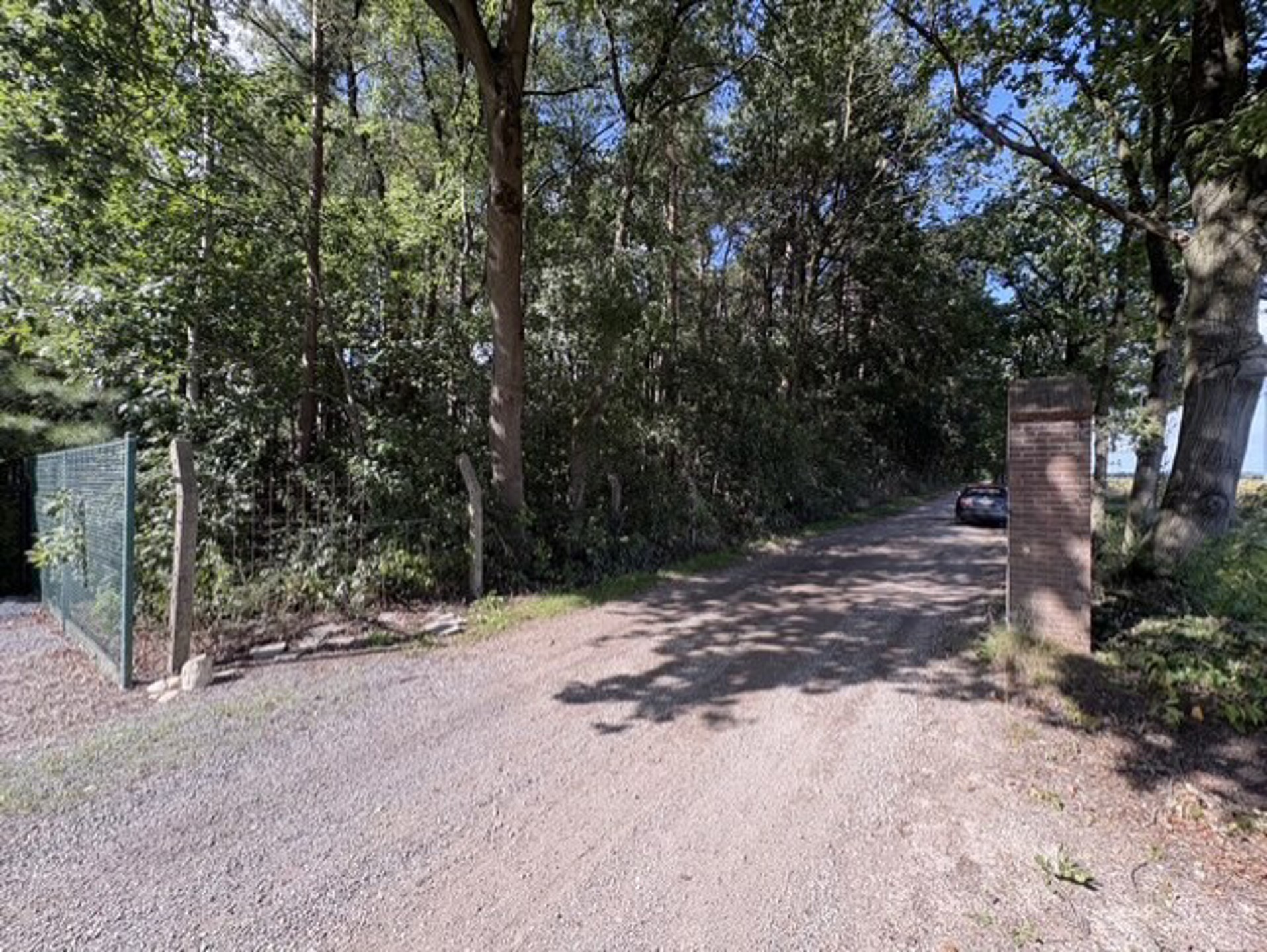 Unieke recreatiegrond van 1,26 Ha. met vakantiewoning. - foto 3