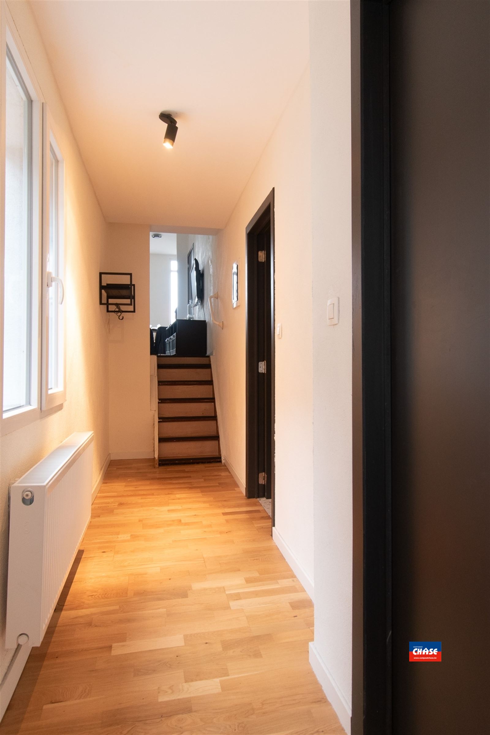 Gerenoveerd appartement met 2 slaapkamers - foto 5