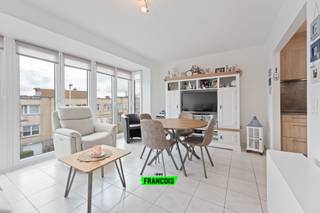 Dit lichtrijke en gemeubelde appartement, gelegen op de tweede verdieping van een kleine en rustige residentie, bevindt zich op wandelafstand van...