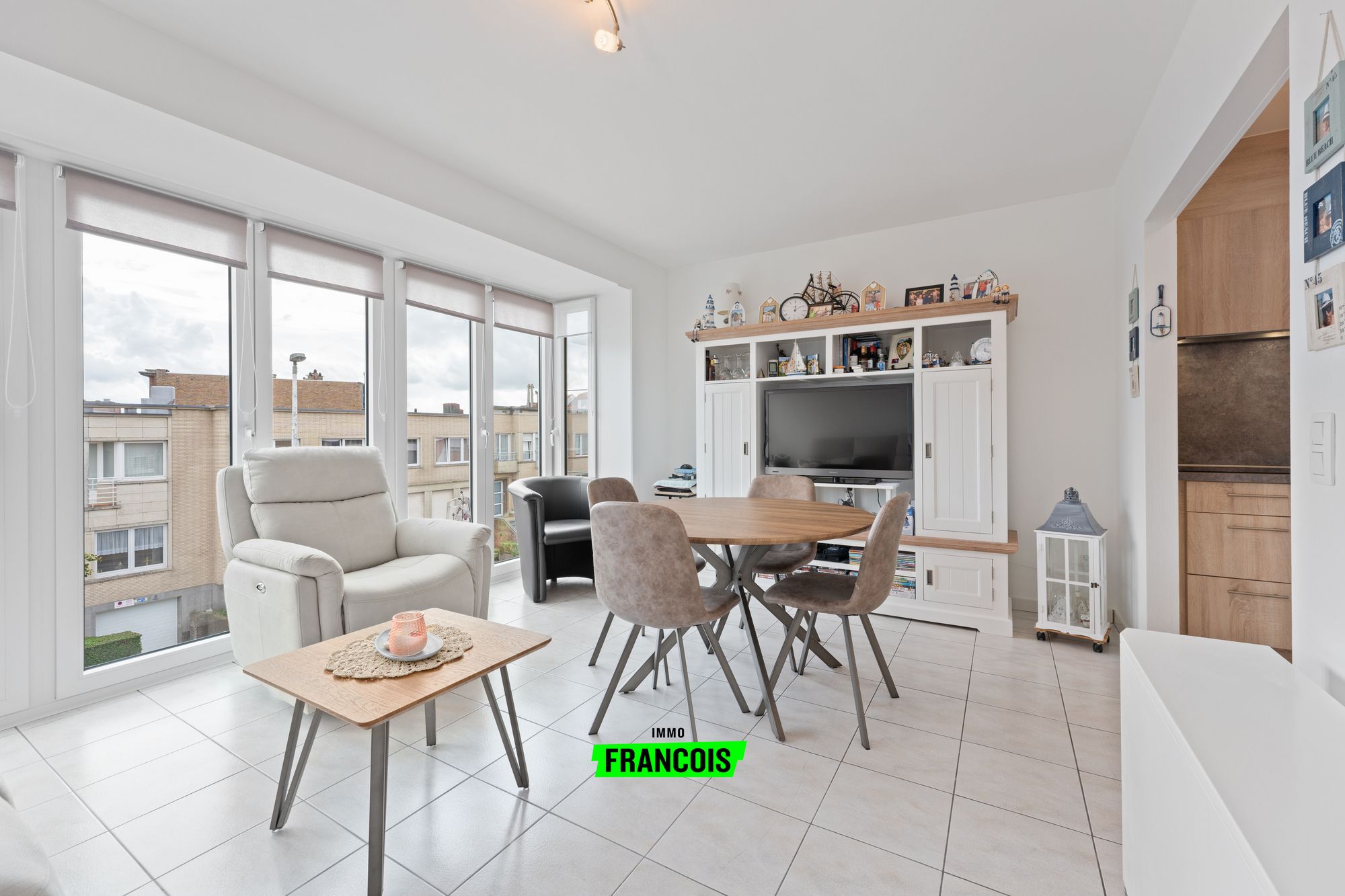 Lichtrijk appartement met moderne afwerking nabij strand en centrum - foto 3