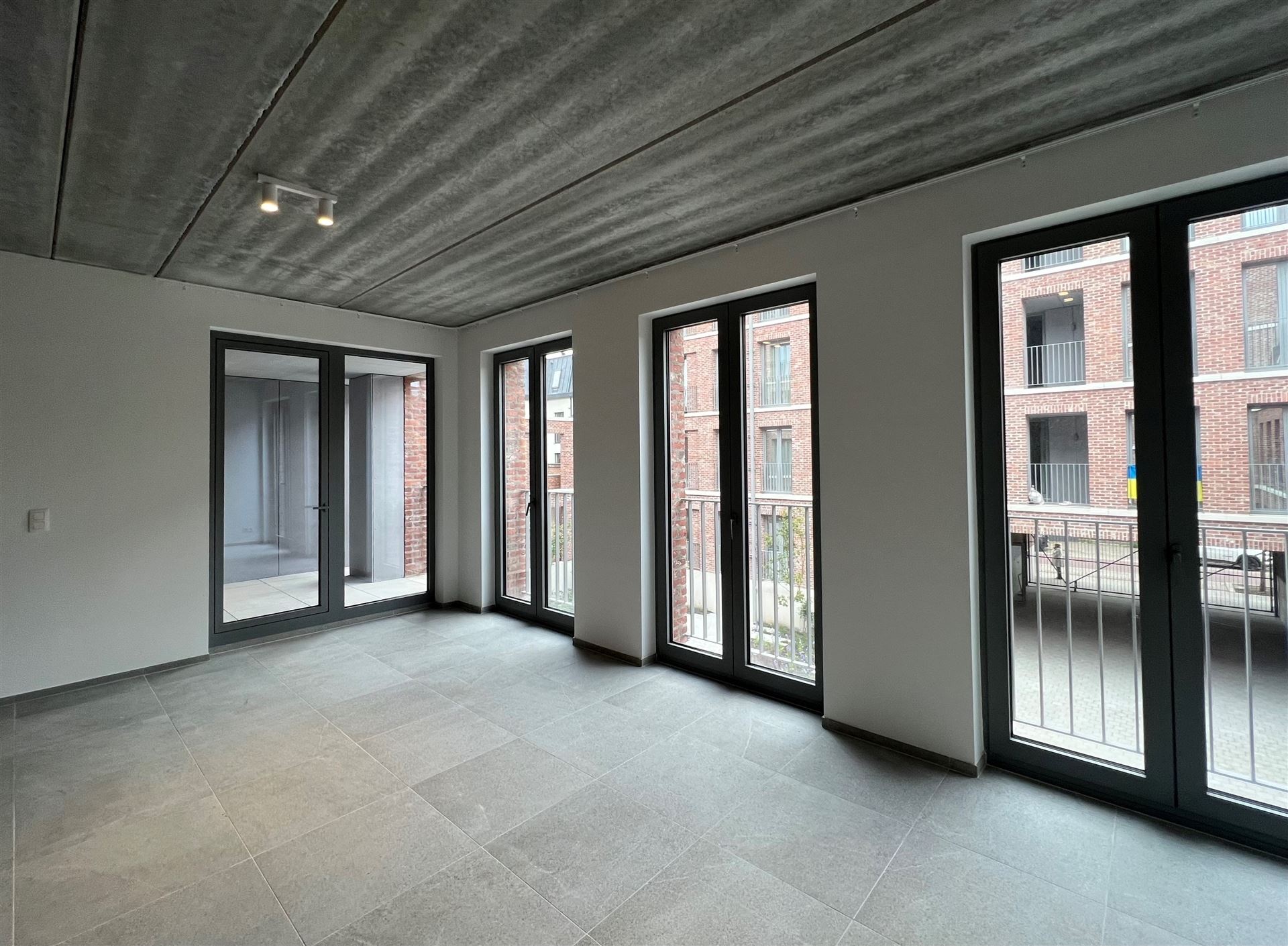 Nieuwbouw appartement met drie slaapkamers - foto 5